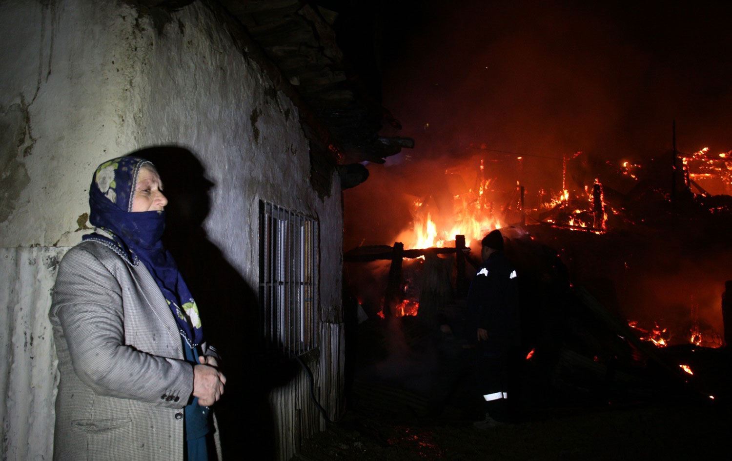 Erzurum’da çıkan yangında 16 yapı yandı