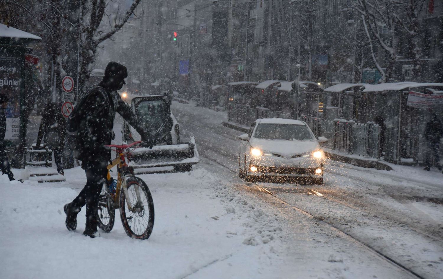 Yoğun  kar yağışı nedeniyle 37 ilde eğitime ara verildi