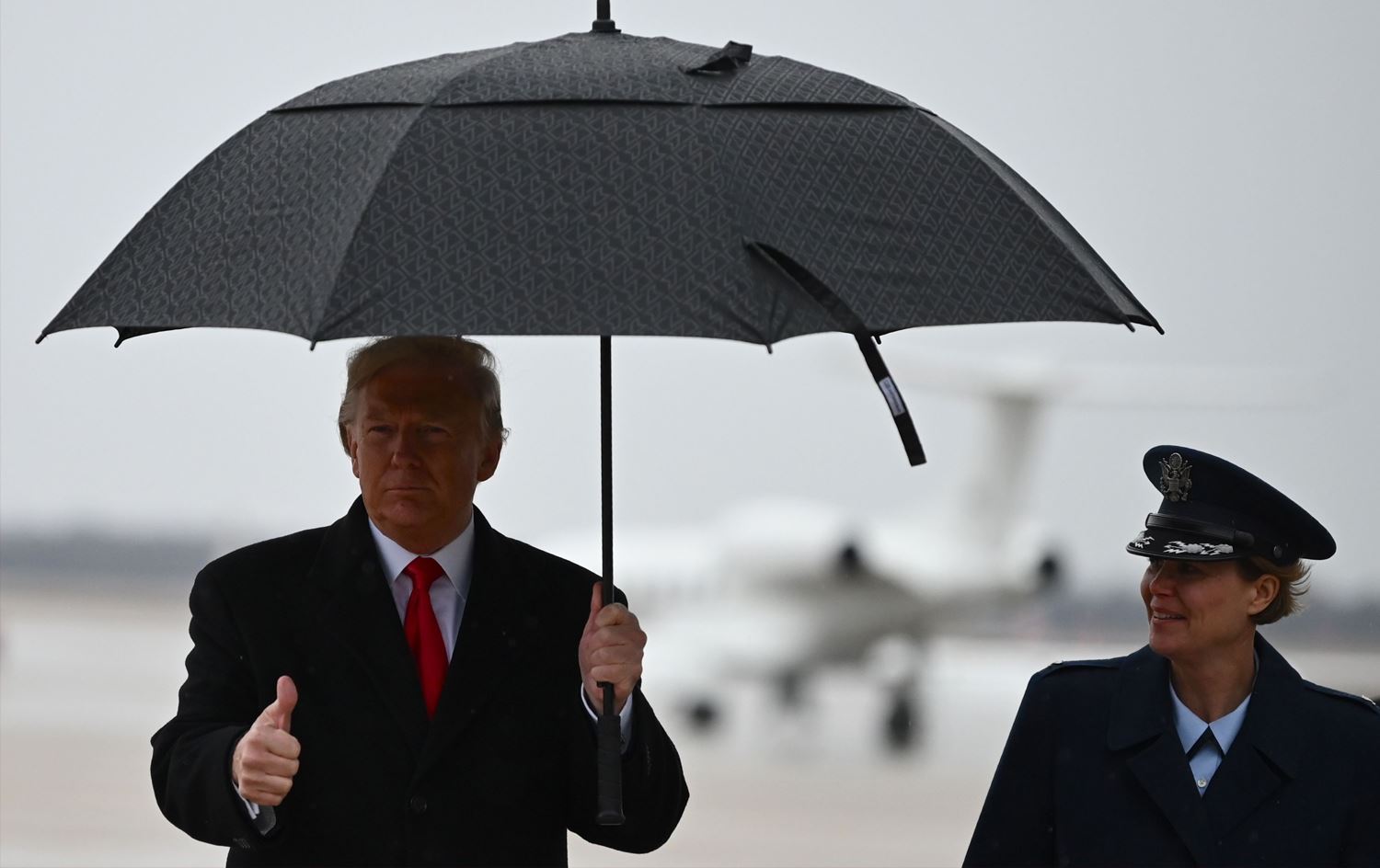 Senatê desthilata Turmp bo destpêkirina şerê li dijî Îranê sînordar kir