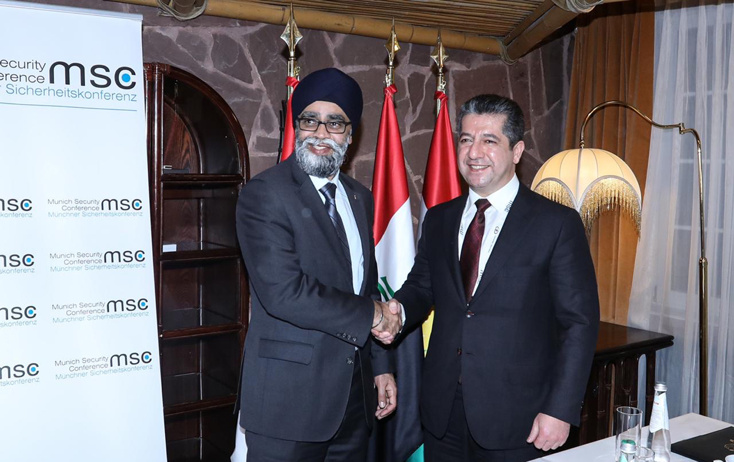 مەسرور بارزانی، سەرۆکوەزیرانی هەرێمی کوردستان و هاریت سینگ سەجان، وەزیری بەرگریی کەنەدا لە میونشن