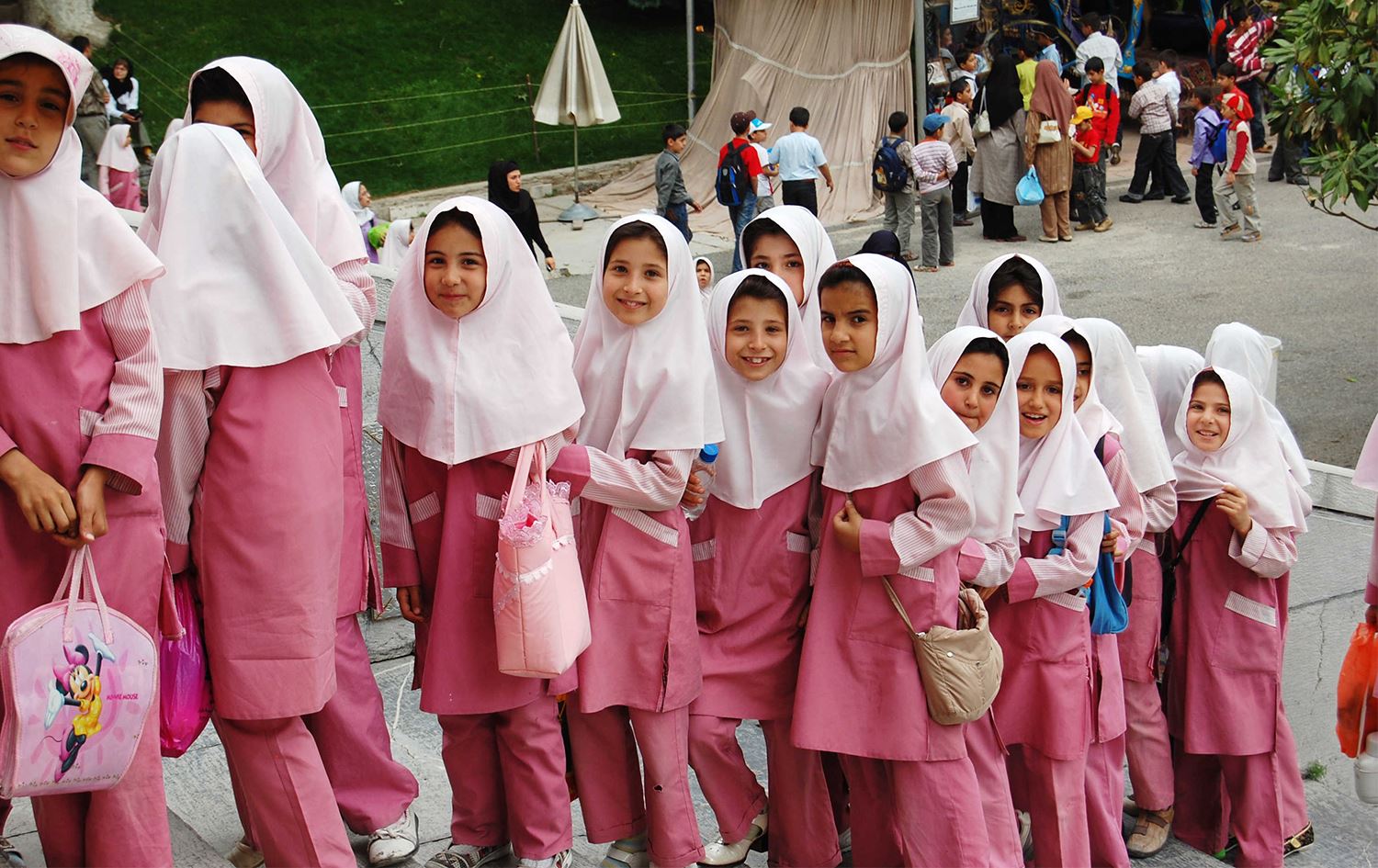 İran'ın Kum kentinde koronavirüs nedeniyle okullar tatil edildi