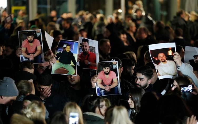 ALMANYA - Çîrokên ciwanên Kurd ku di êrişa çekdarî de canê xwe ji dest dan