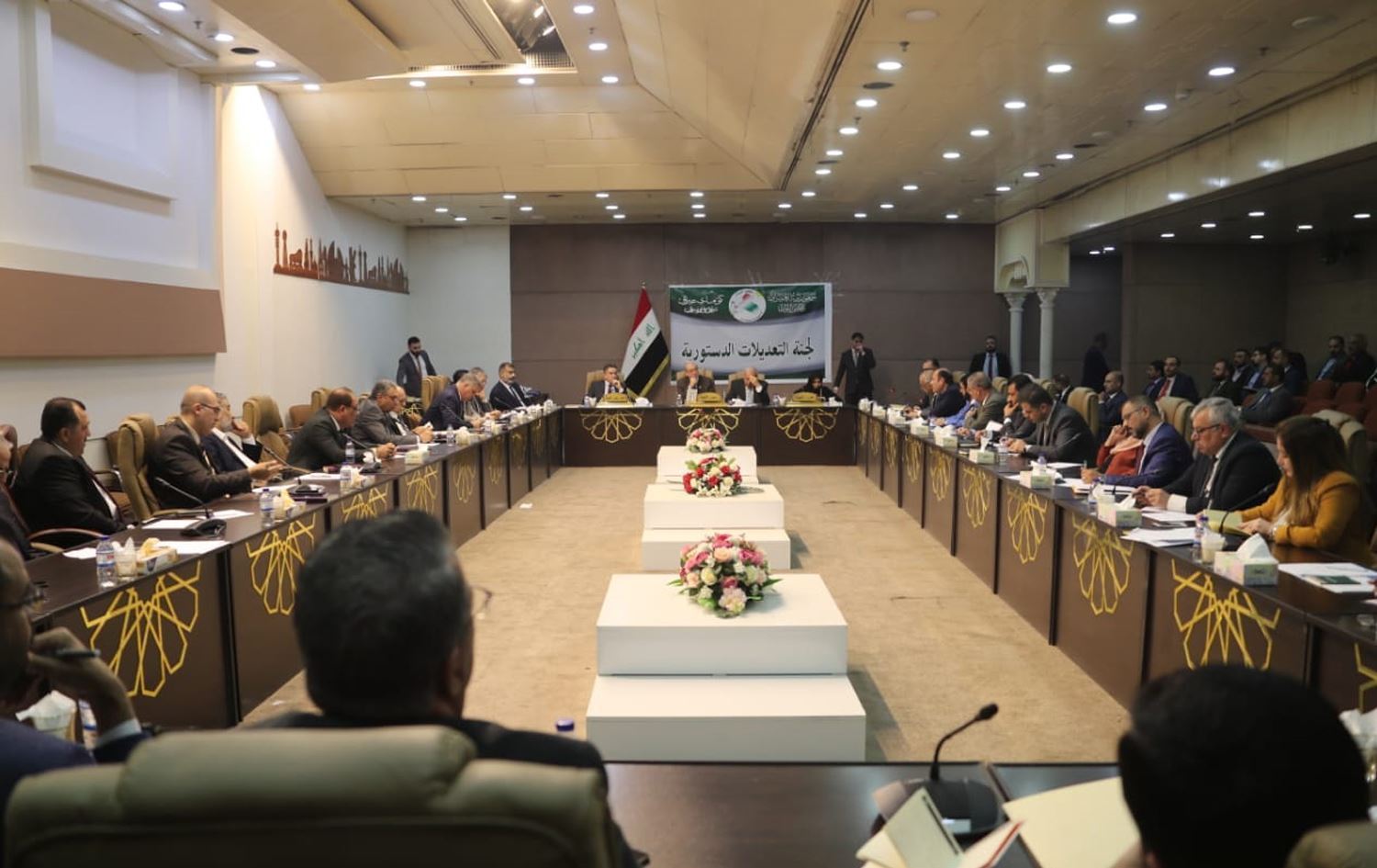 Şîe û Sune di 20 madeyên destûrê de ligel kurdan nakok in