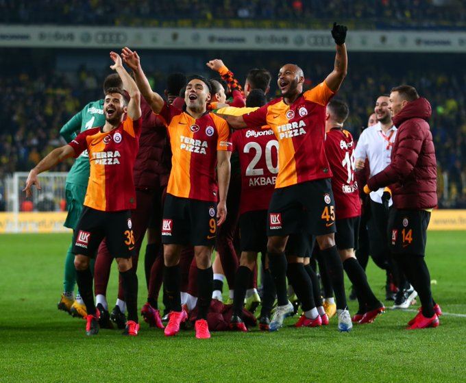 ڤیدیۆ؛ لە یارییەکدا 3 کارتی سوور و 12 کارتی زەرد بەرزکرانەوە