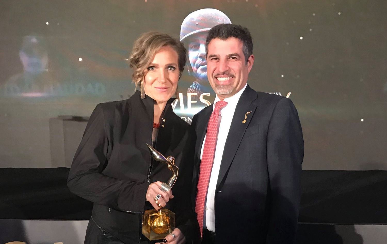 Amerîkayê pîrozbahî li wergira Xelata Şîfa Gerdî kir