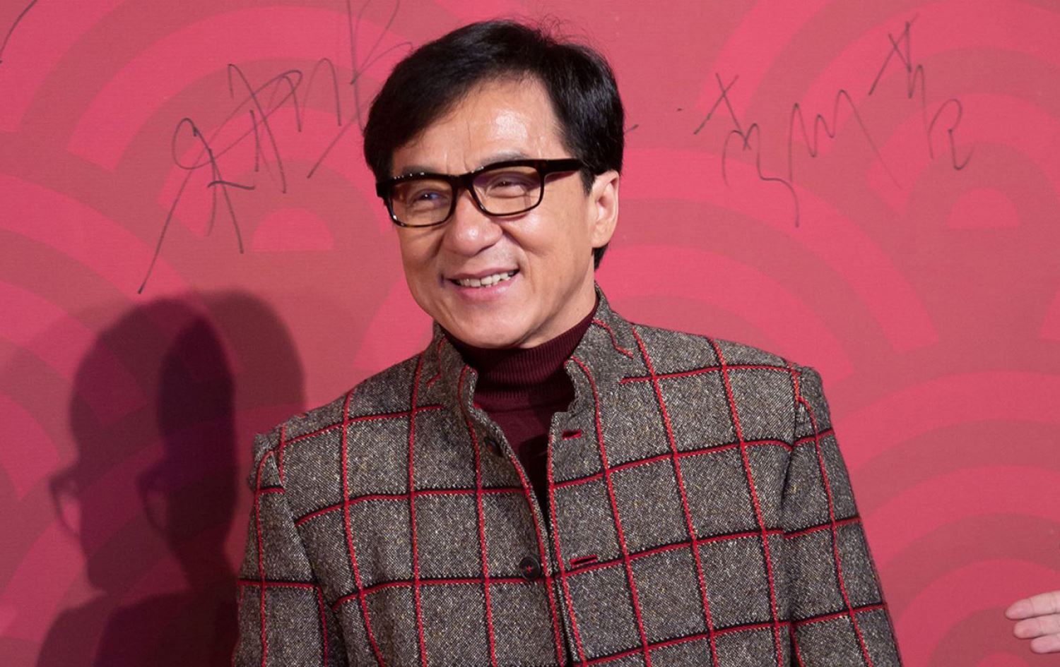 جاكی چان لەبارەی تووشبوونی بە کۆرۆنا روونکردنەوە دەدات