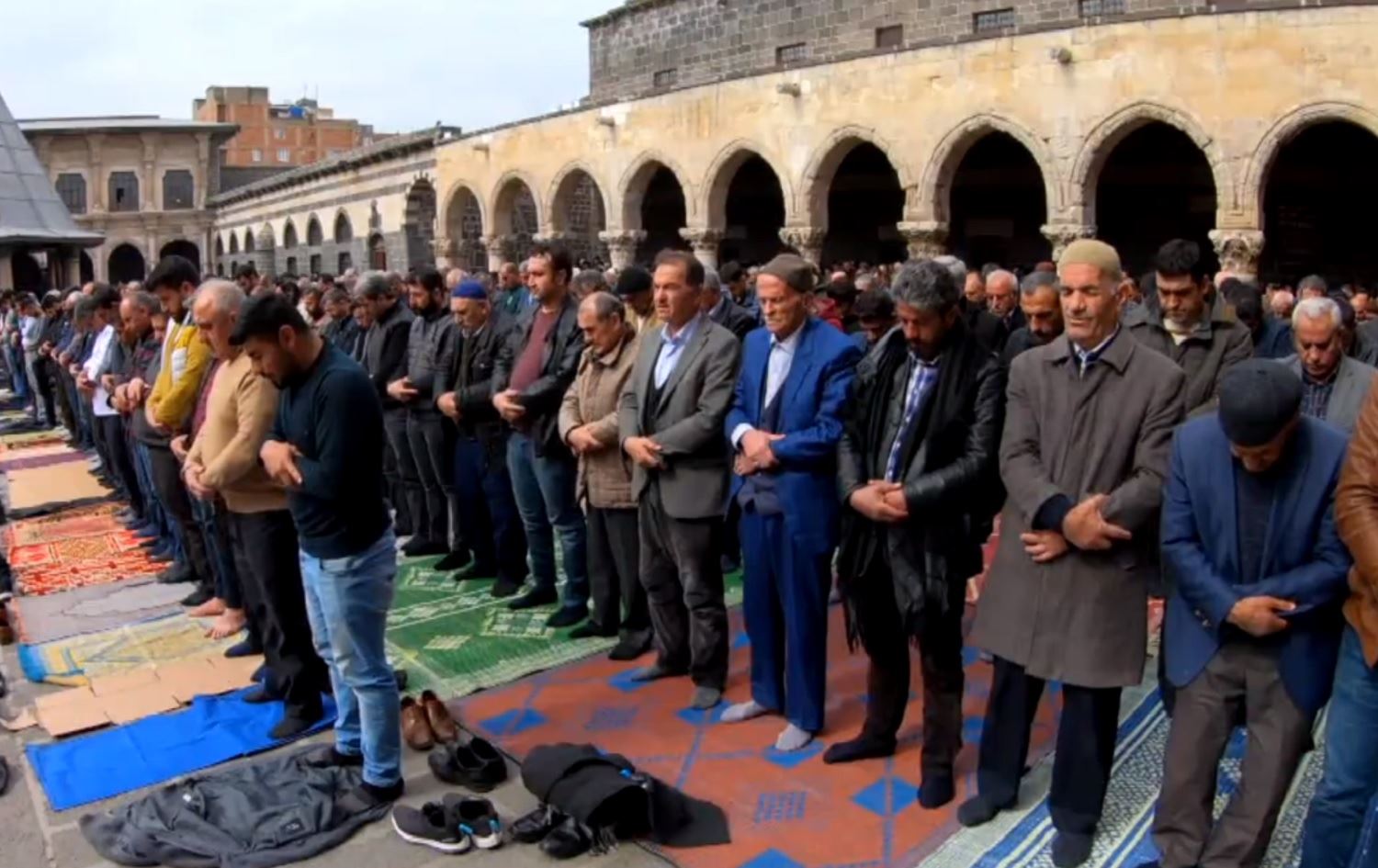 Zanayên olî: Eger xetere hebe dibe nimêja Înê neyê kirin