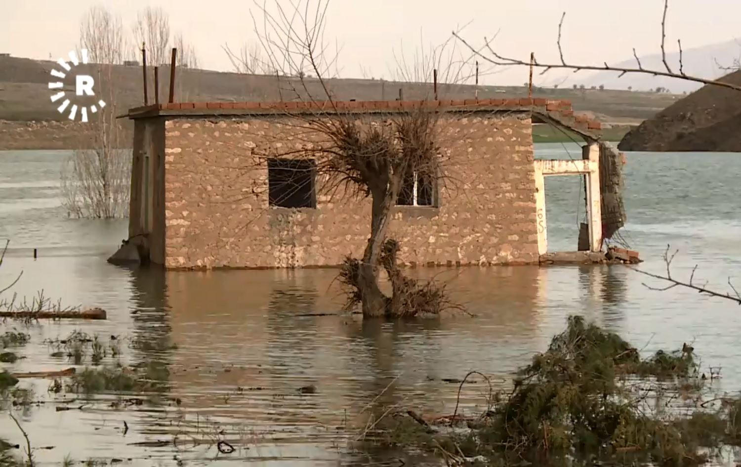 Gundên derdora Bendava Ilisuyê yek bi yek di bin avê de dimînin