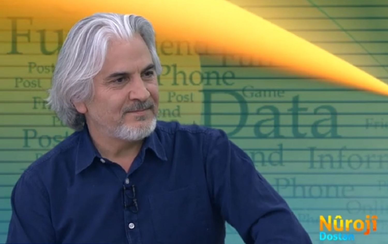 Nivîskarê Kurd Firat Cewerî xelata 'Pênûsa Zêrîn' wergirt