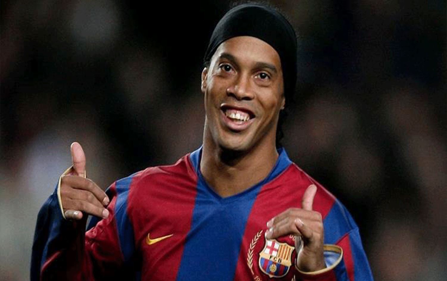 Ronaldinho sahte pasaport iddiasıyla gözaltına alındı