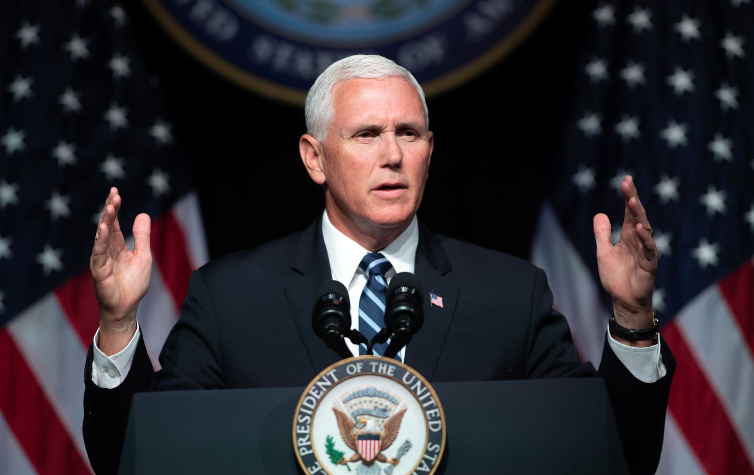 ABD Başkan Yardımcısı Pence'in ofisinden bir kişide Kovid-19 tespit edildi