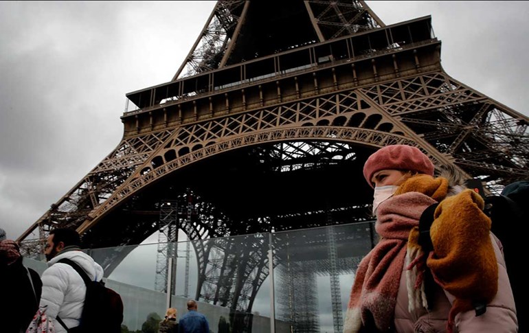 فەرەنسا داوای 250 ملیۆن دەمامک دەکات