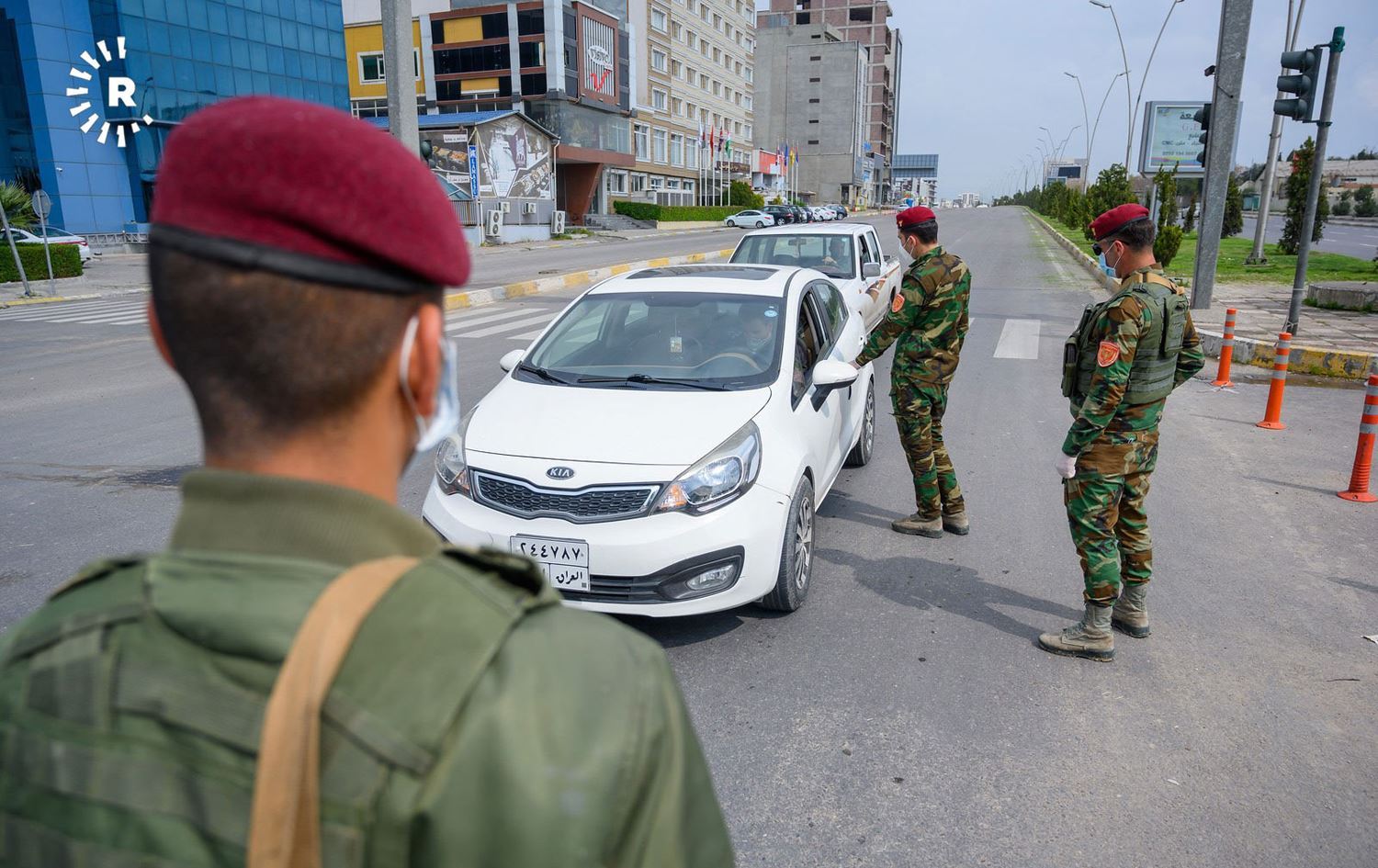Ajokarekî dixwast 2 kesan bi qaçaxî derbasî Hewlêrê bike hat girtin