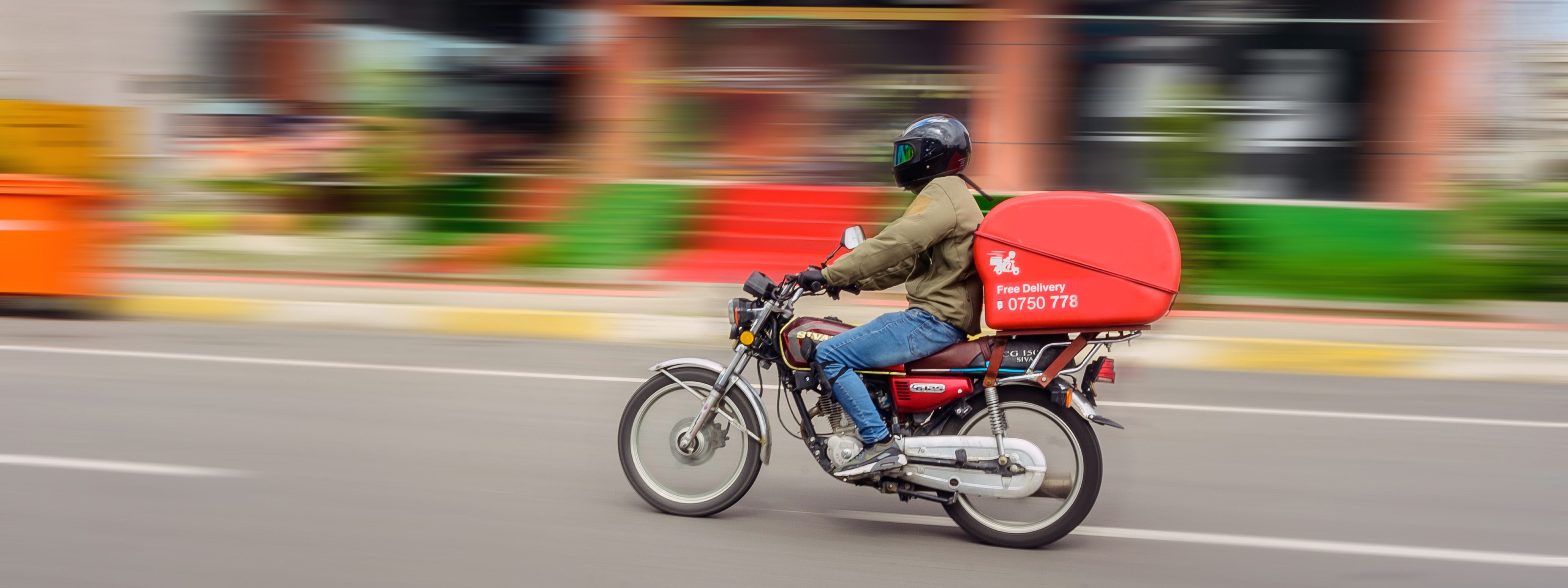 لەبەر ڤایرۆسی کۆرۆنا داخوازی لەسەر خواردنی دیلیڤەری کەمبووەتەوە