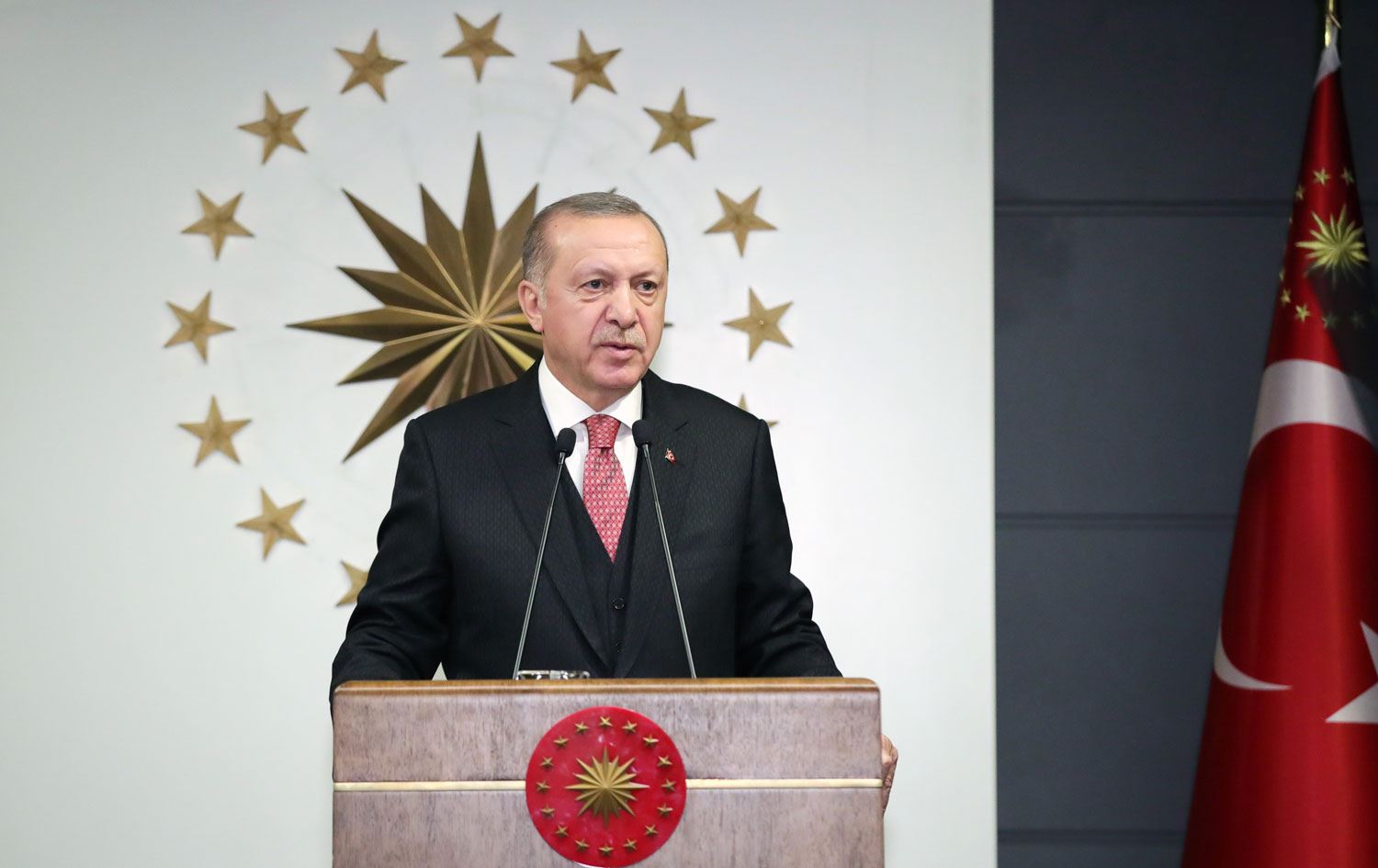 Erdoğan: 2 milyon haneye biner lira nakit yardımı yapacağız