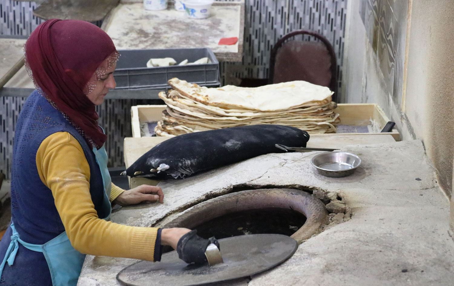 Ağrılı kadınlar ekmeklerini tandır ekmeğinden kazanıyor