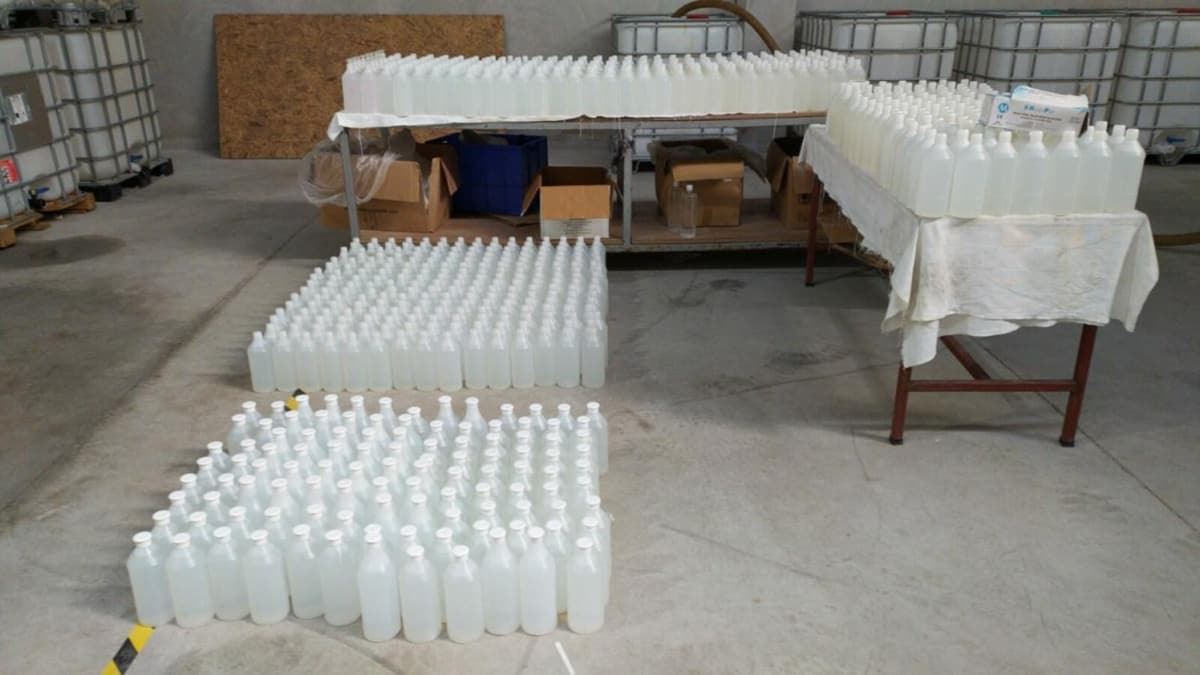Antep'te yasa dışı dezenfektan üreten 7 şüpheli yakalandı