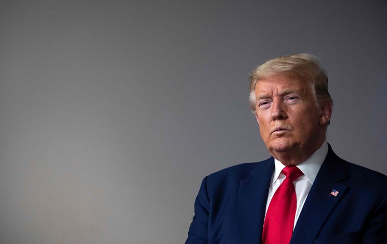 ترەمپ: دەبوو نیویۆرک داوای ئامێری هەناسەدانی دەستکردی زیاتری کردبا