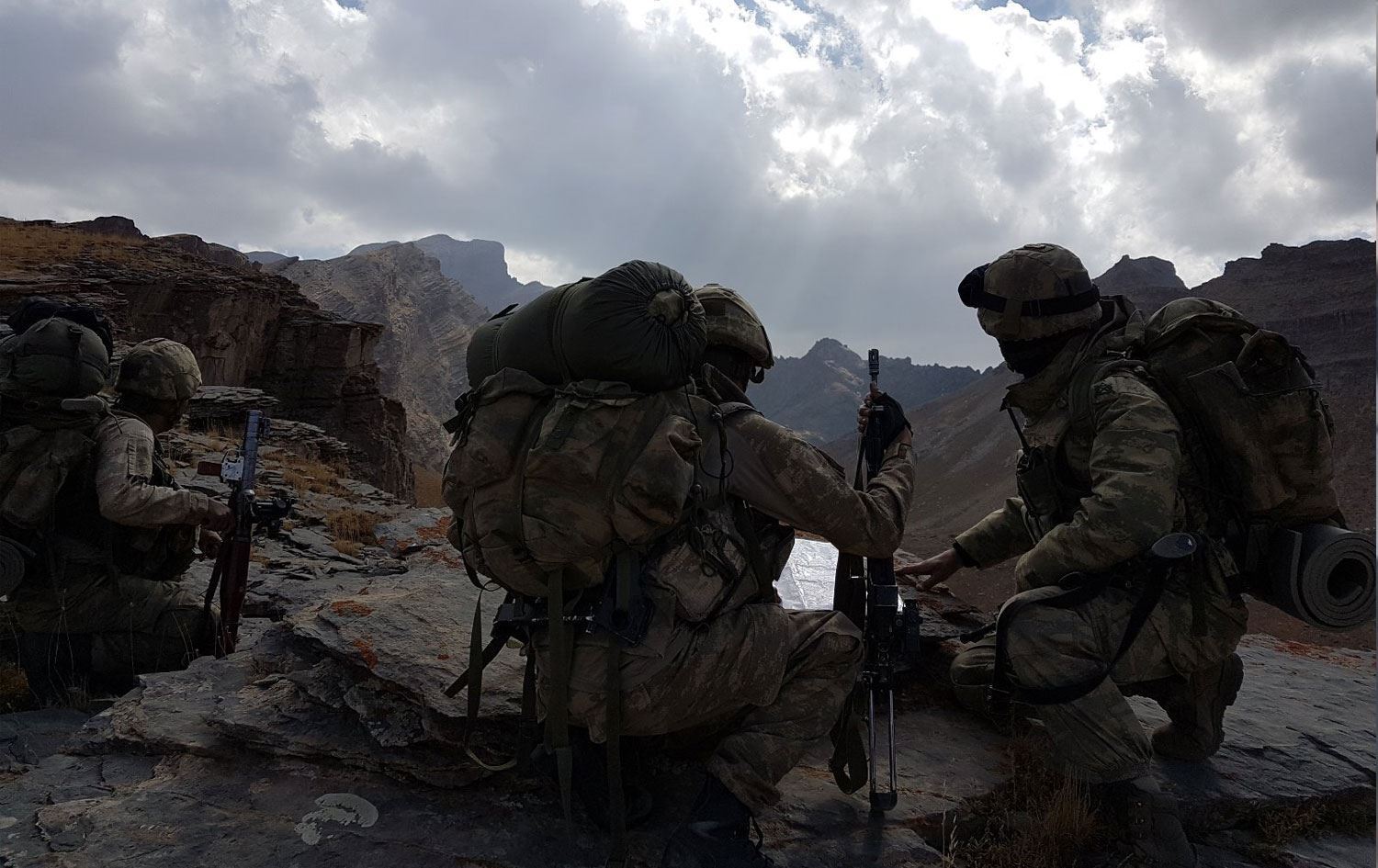 Du partiyên Kurd bang li PKK û dewleta Tirkiyê kirin