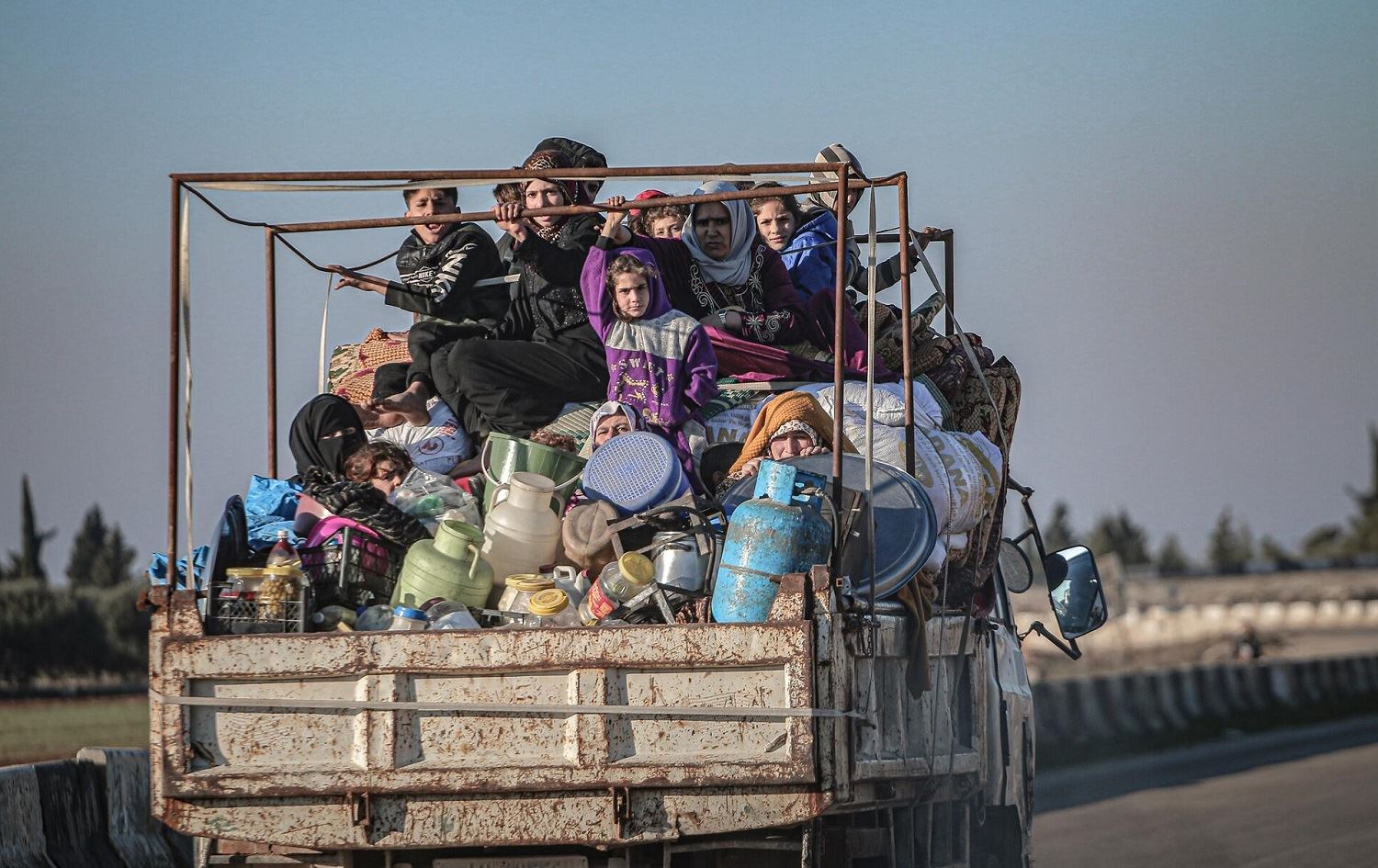 Ji ber vîrusa koronayê aware û derbiderên Sûrî vedigerin war û malên xwe