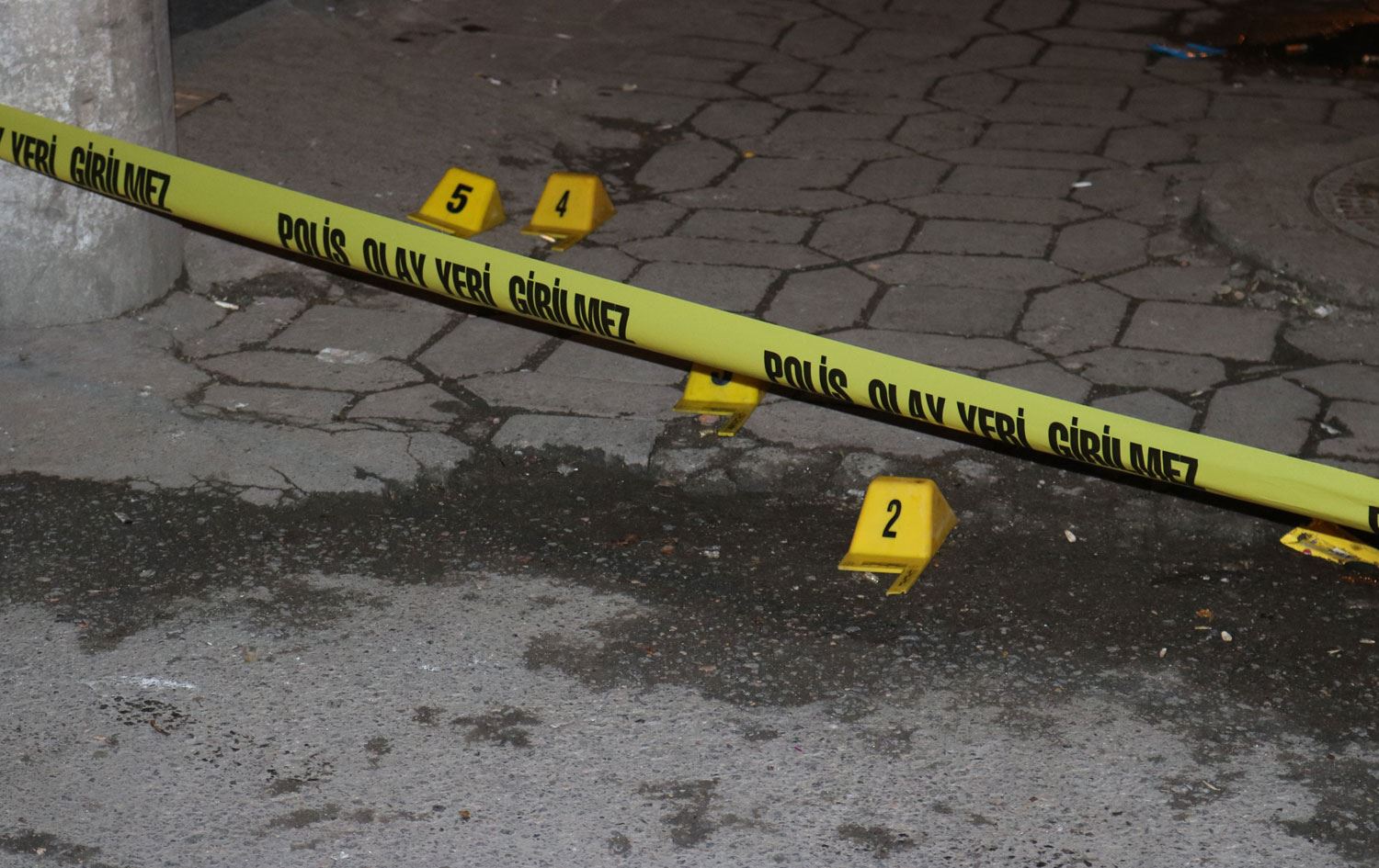 Damda güvercin beslerken kurşunların hedefi oldular