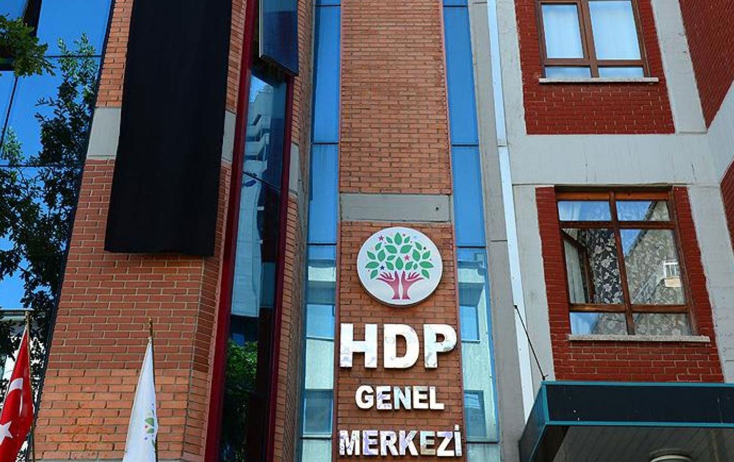 HDP, Kozluk Belediye Eşbaşkanının istifasını istedi