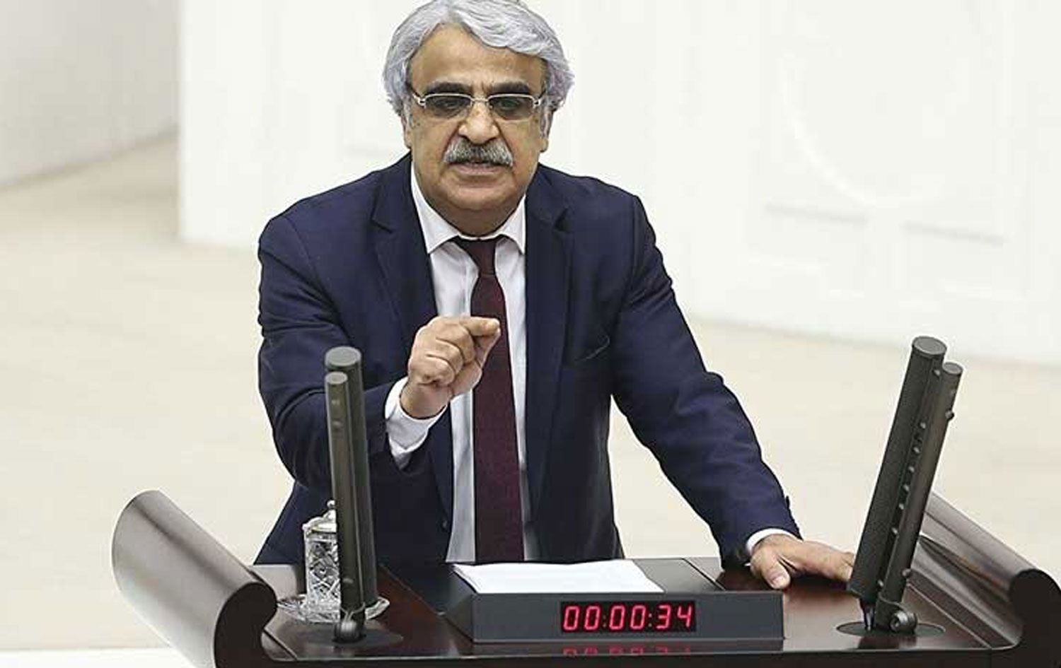 Hevserokê HDPê: Mustafa Kemal cidiyeta pirsa Kurd dizanî