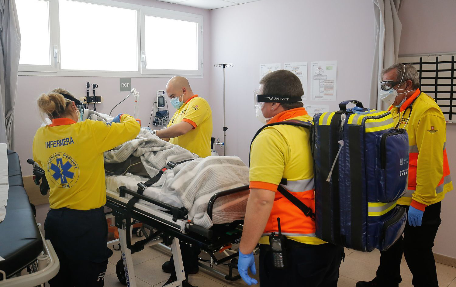 ئیسپانیا رێکارەکانی بەرەنگاربوونەوەی کۆرۆنا کەمتردەکاتەوە 