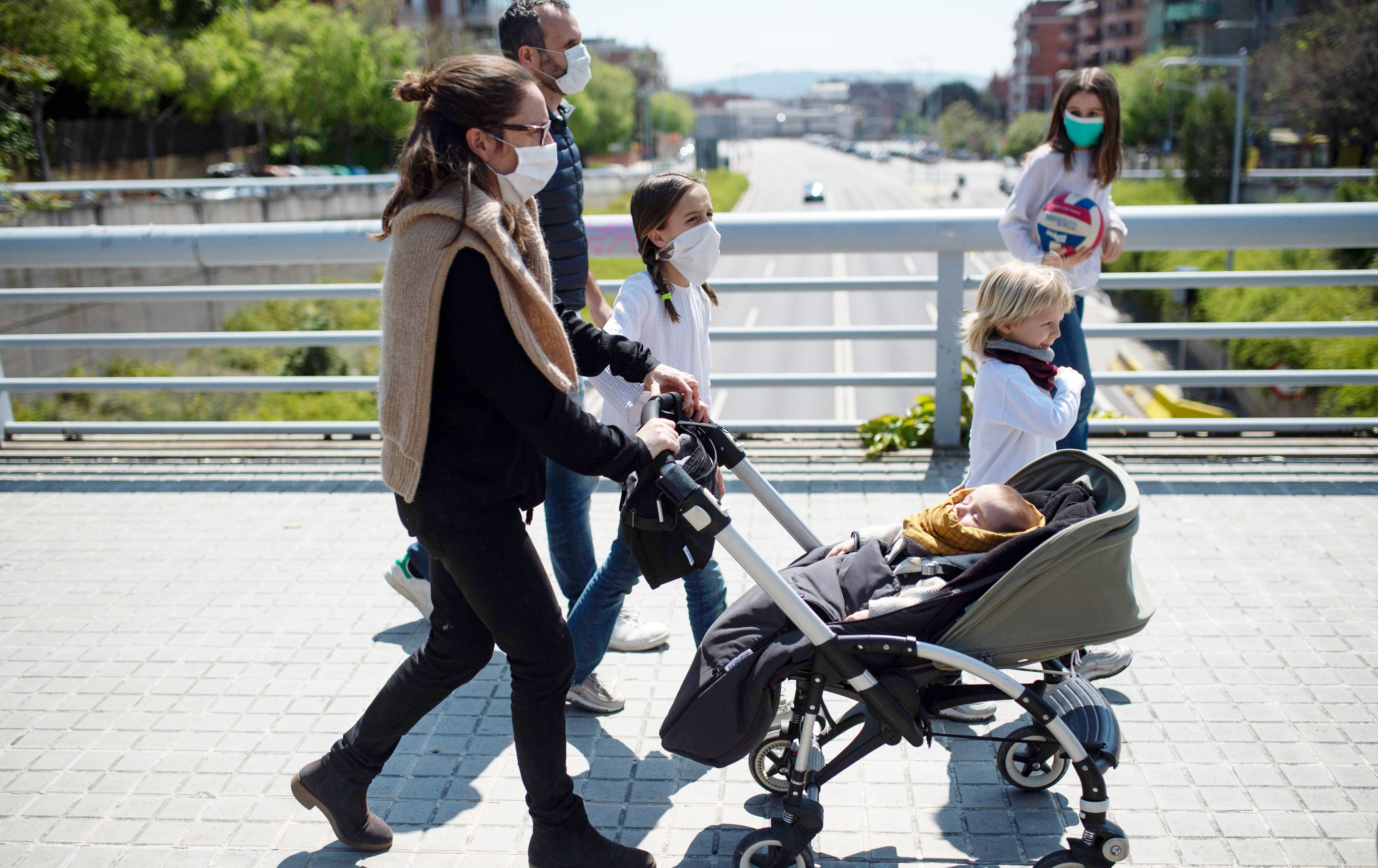 لە مانگی داهاتووەوە رێگە بە چوونەدەرەوەی خەڵک دەدرێت. وێنە: AFP