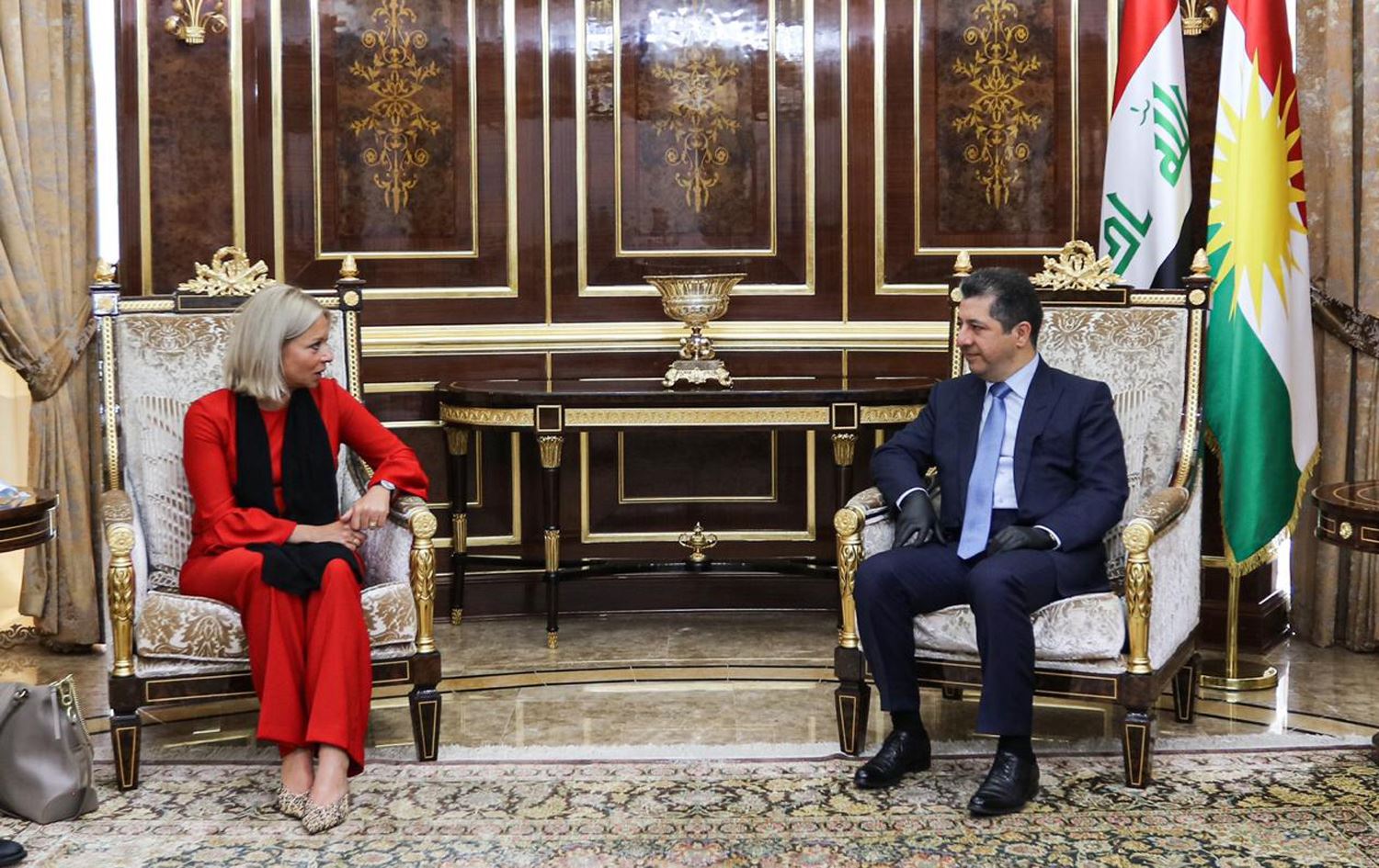 Başbakan Barzani: Memur maaşları siyasi kart olarak kullanılamaz