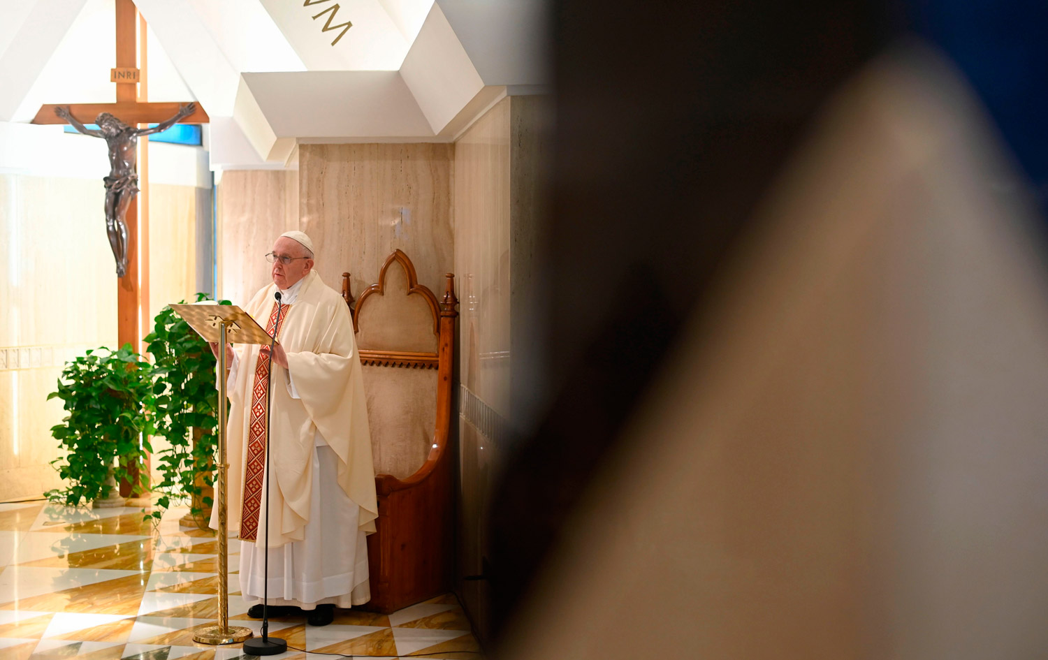 پاپا فرانسیس، پاپای ڤاتیاکان