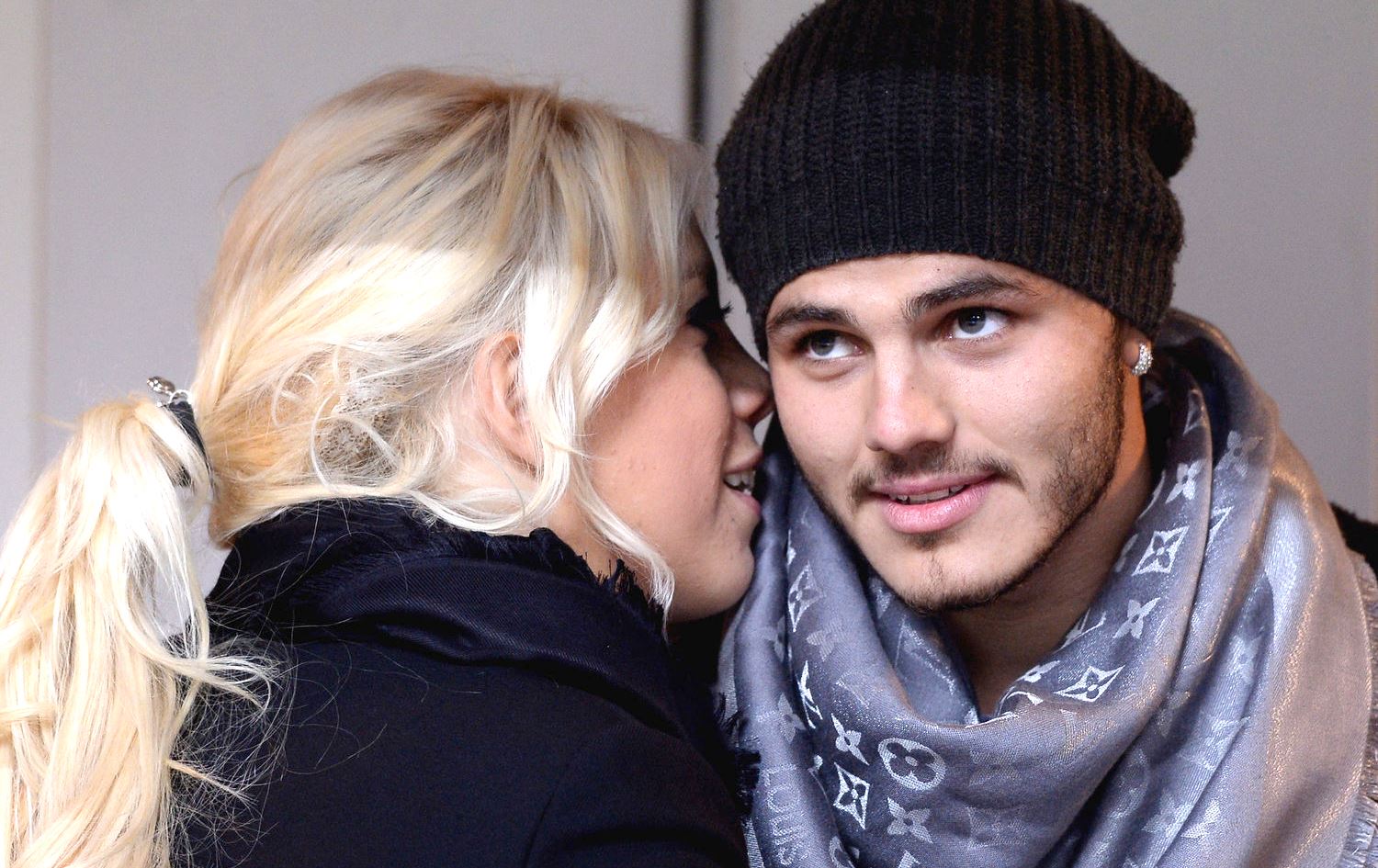 پاریس ناهێڵێت کەس ئیکاردی راو بکات