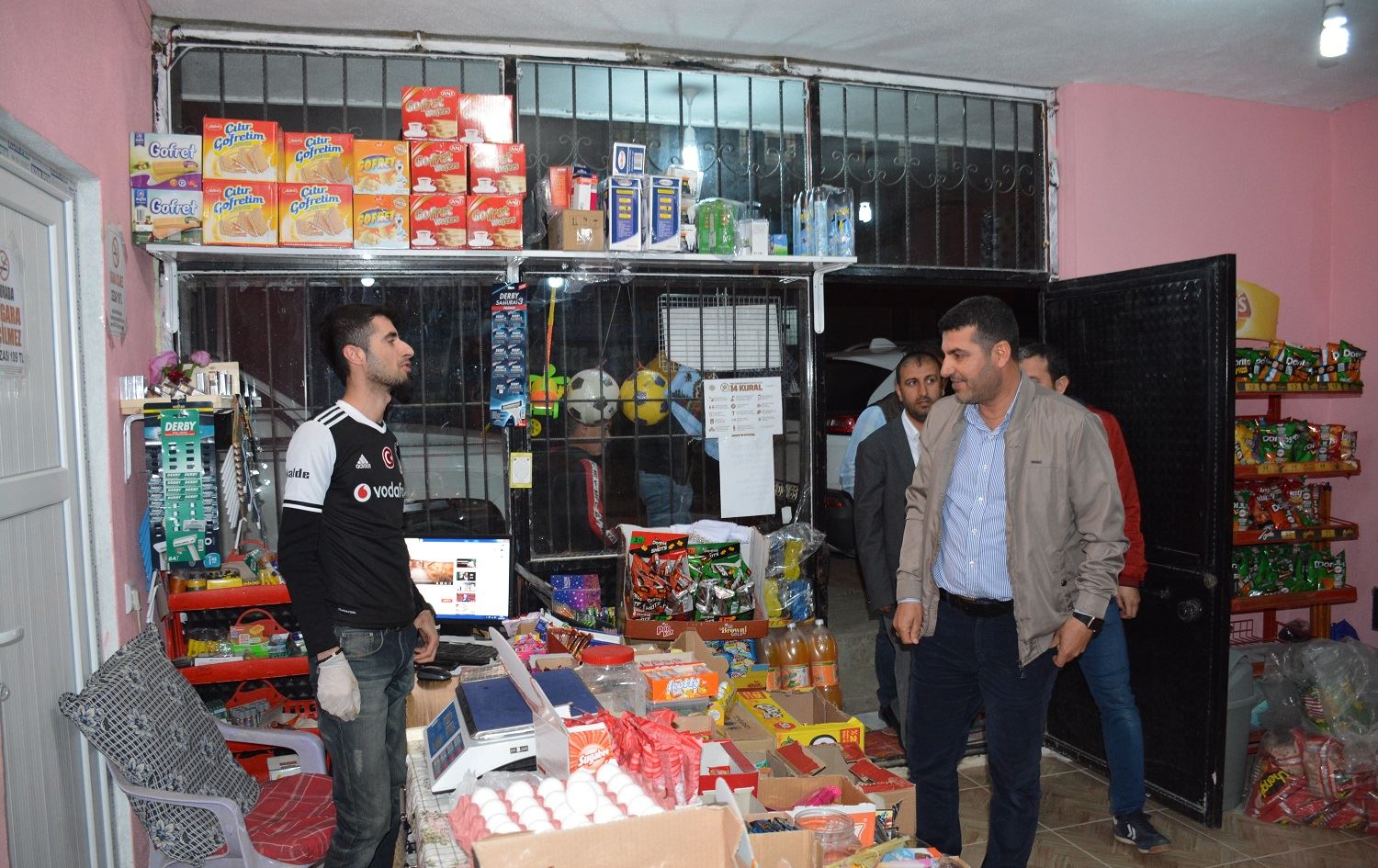 Karsazên Kurd deynê hejmareke welatiyan didin