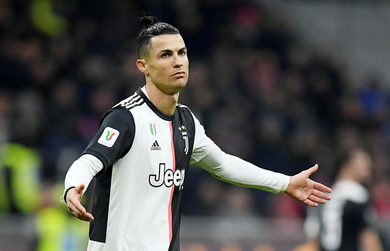 Cristiano Ronaldo İtalya'ya dönmeyi erteledi