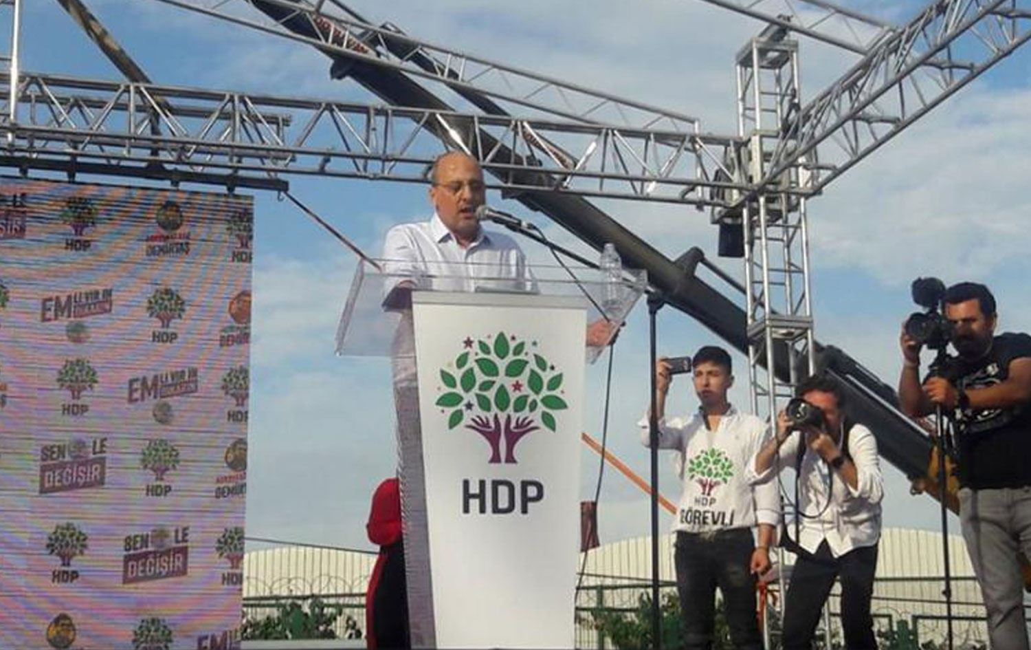 Ahmet Şik ji HDPê îstîfa kir