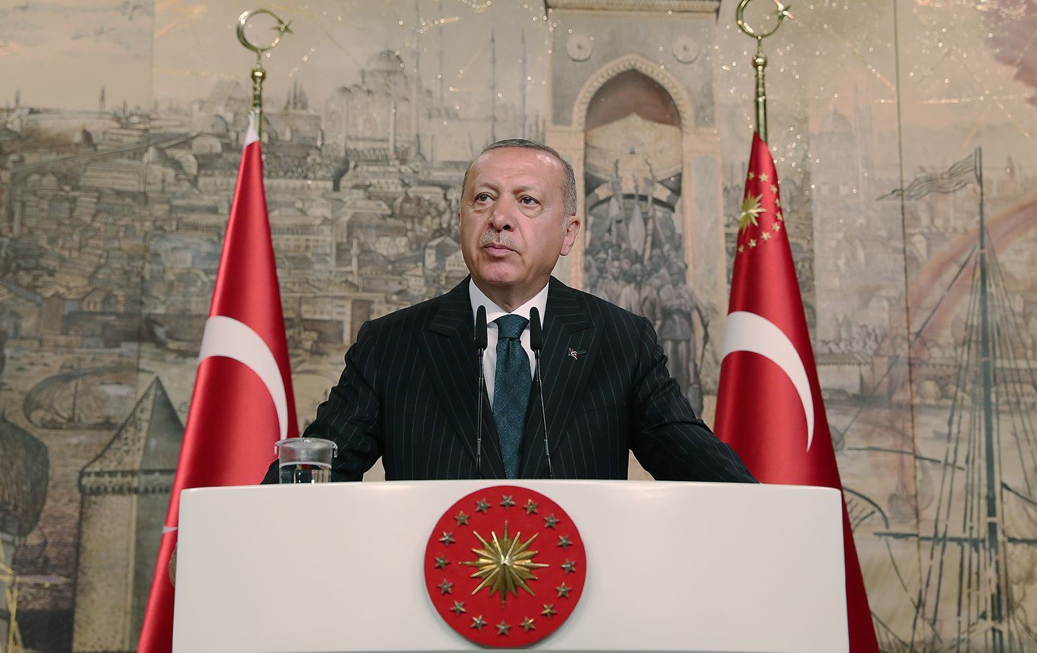 Erdoğan'dan köşe yazısı hakkında suç duyurusu