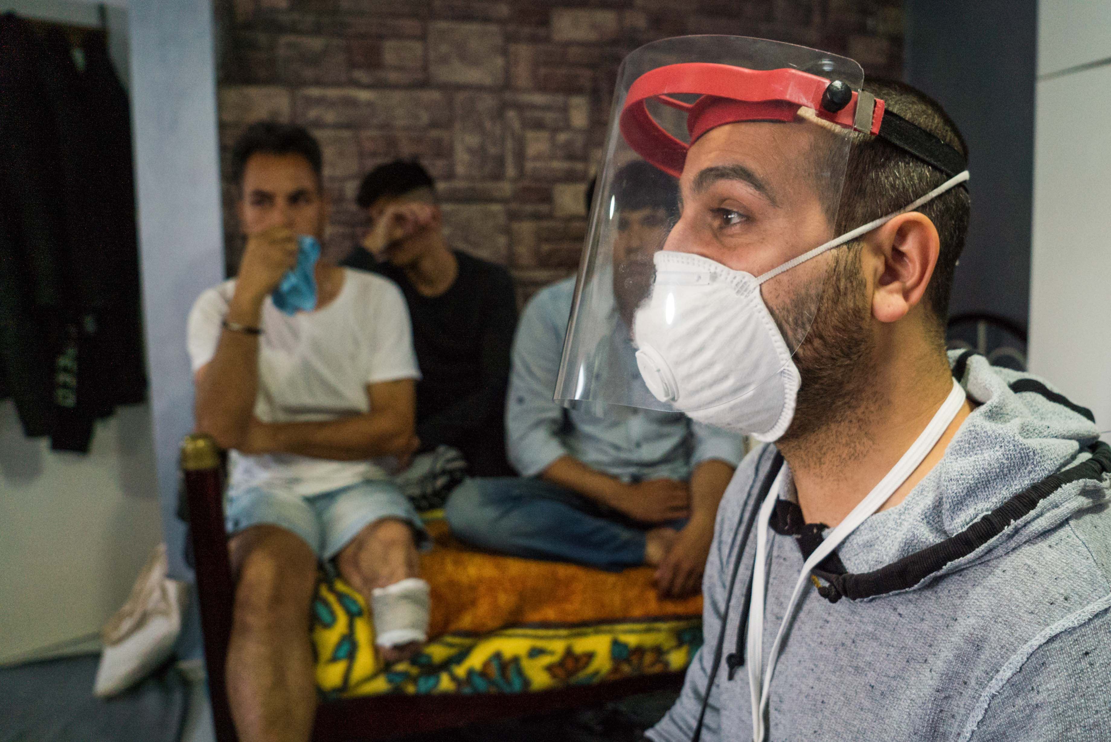 A helping hand in hard times, Tarlabaşı Solidarity Association assists Istanbul's refugees during COVID-19 lockdown. Photography by Cerise Sudry-Le Dû