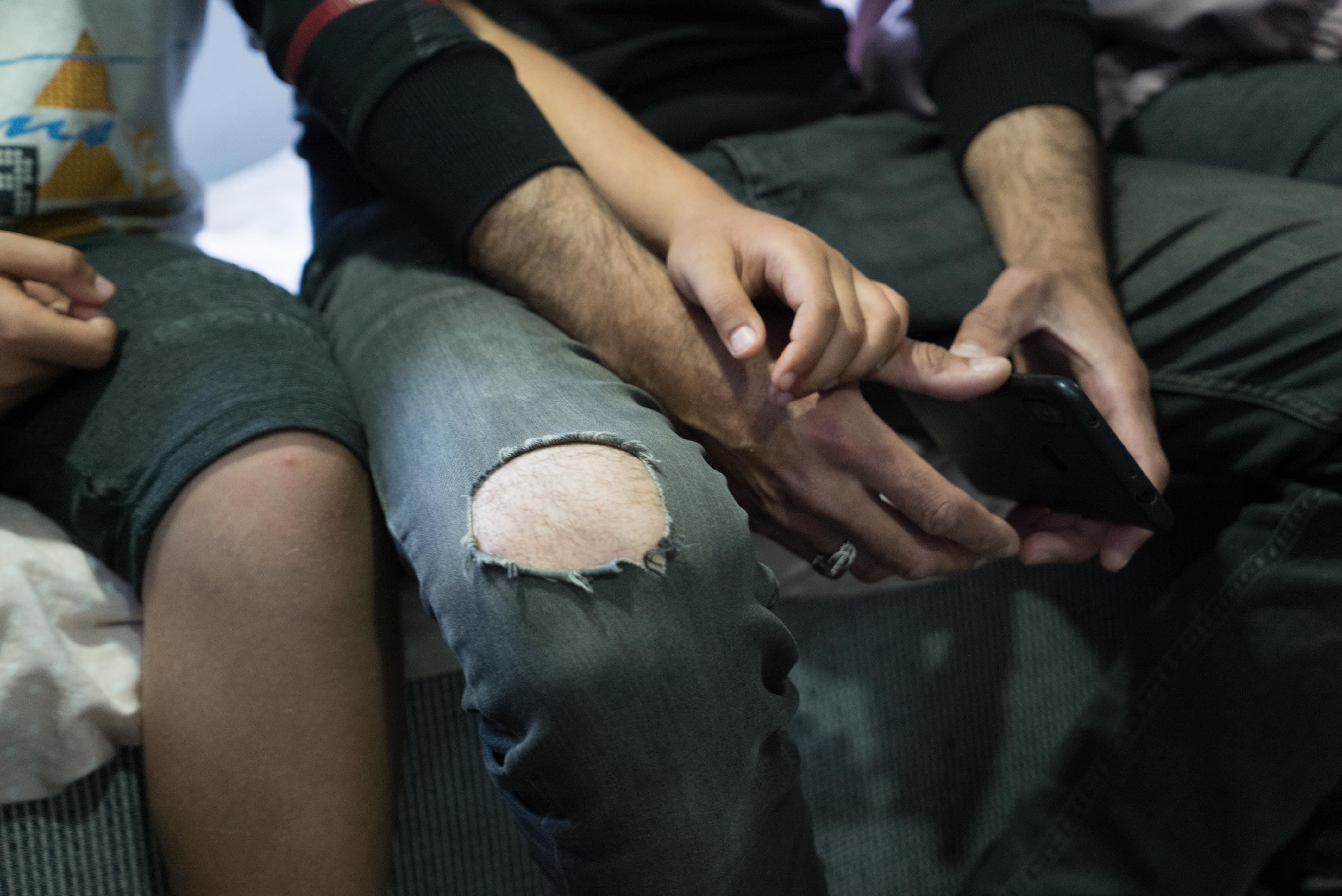 A helping hand in hard times, Tarlabaşı Solidarity Association assists Istanbul's refugees during COVID-19 lockdown. Photography by Cerise Sudry-Le Dû