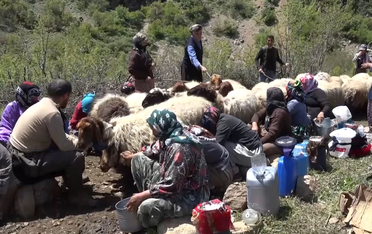 Di meha Remezanê de jiyana dijwar a bêrîvanên Colemêrgê