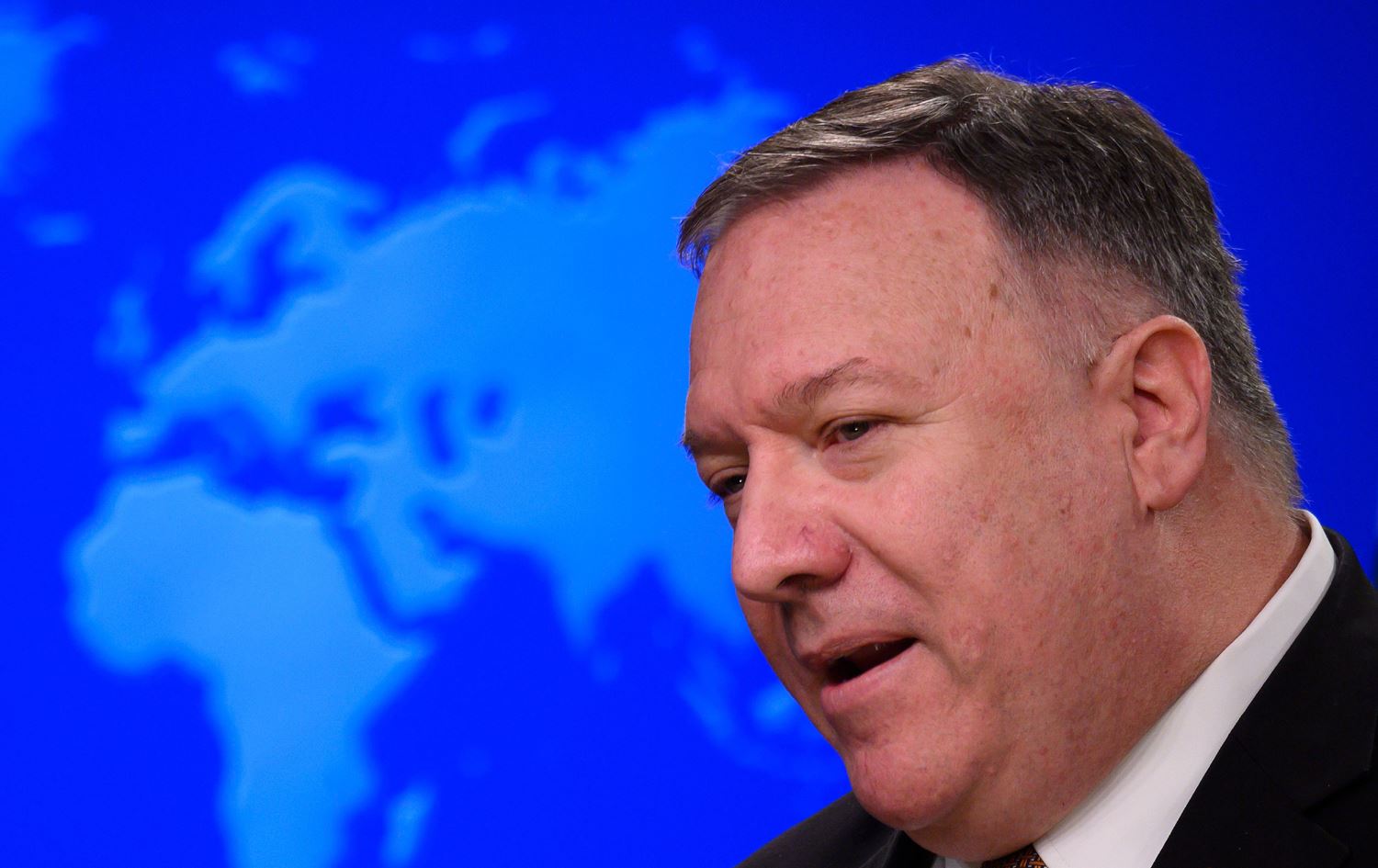 بومبيو يتهم إيران بـ"بث الرعب" رغم تفشي فيروس كورونا