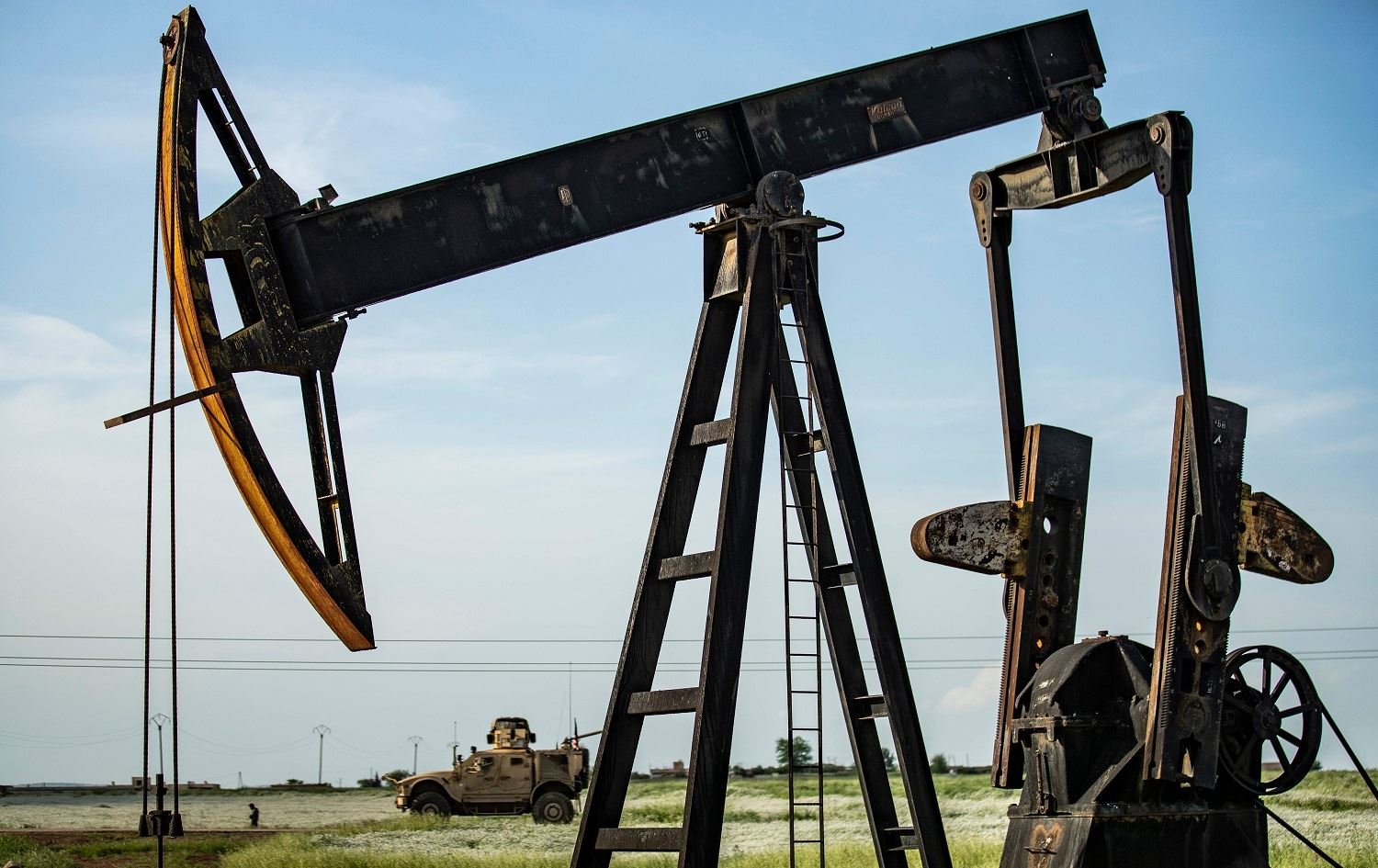 Di bazara navnetewî de bihayê petrolê daket