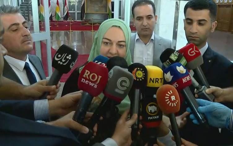 Rêwaz Fayeq: Ez ti civînên parlamentoyê nakim