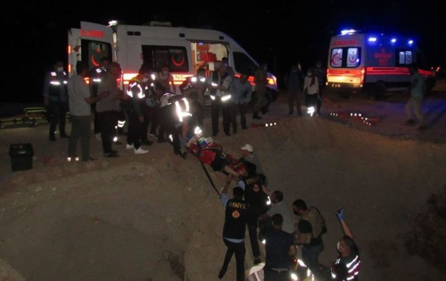 Li Semsûrê bûyera trafîkê: Bav û kur canê xwe ji dest dan