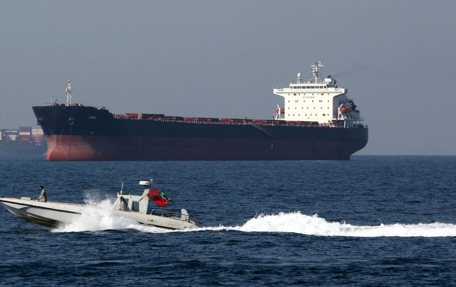 پێنج کەشتی نەوتی ئێرانی بەرەو ڤەنزوێلا بەڕێکەوتوون و تاران هۆشداریی دەداتە ئەمریکا