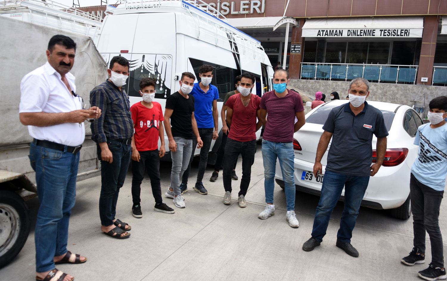 Kıbrıs'ta mahsur kalan işçiler Urfa’ya ulaştı