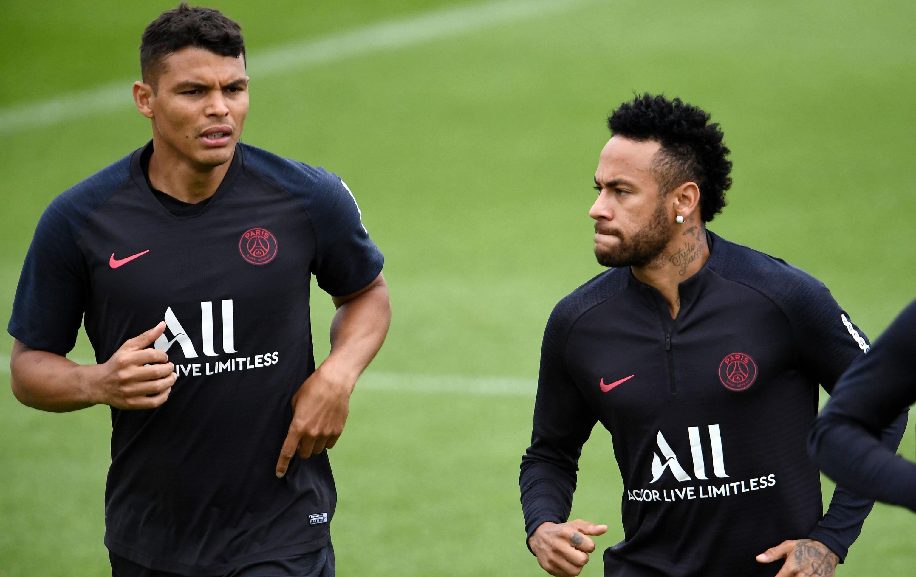 نەیمار و تیاگۆ سیلڤا وەڵامی تەلەفۆنی ناسر خلێفی نادەنەوە