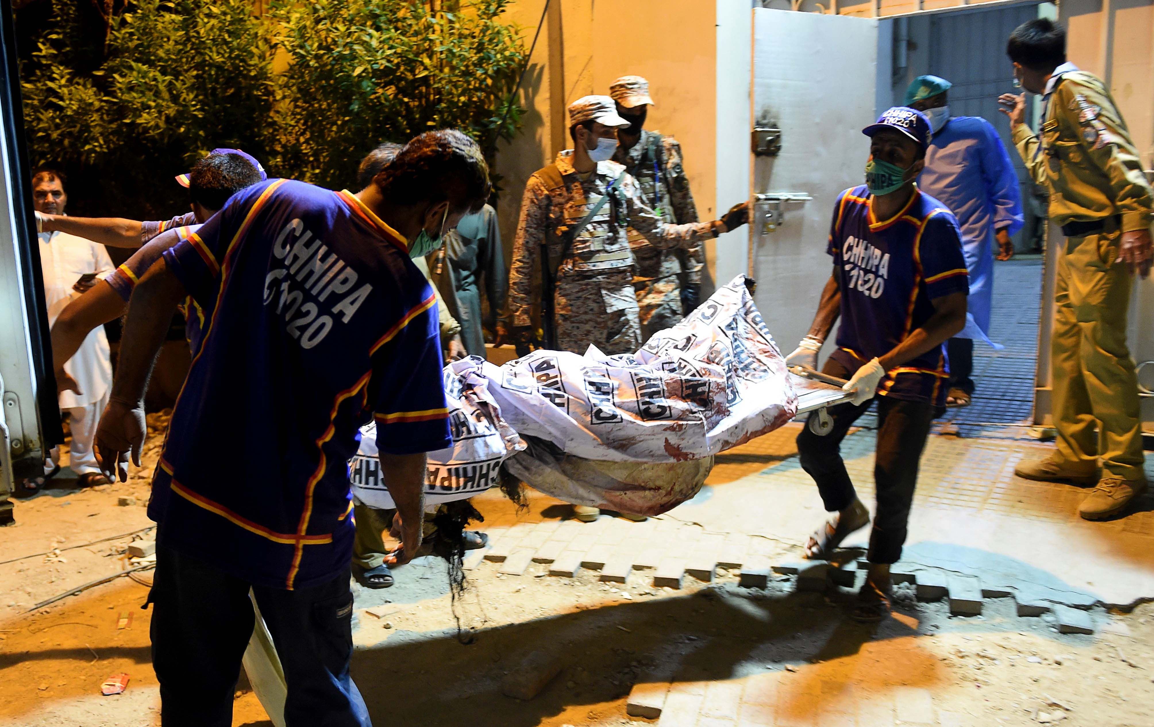 تەندروستیی پاکستان: 97 سەرنشینی ئەو فڕۆکەیەی کەوتەخوارەوە، گیانیان لەدەستداوە