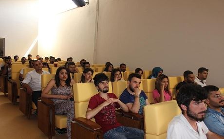 Li Dêrsîmê helbest bi kirmanckî, kurmancî û tirkî hatin xwendin