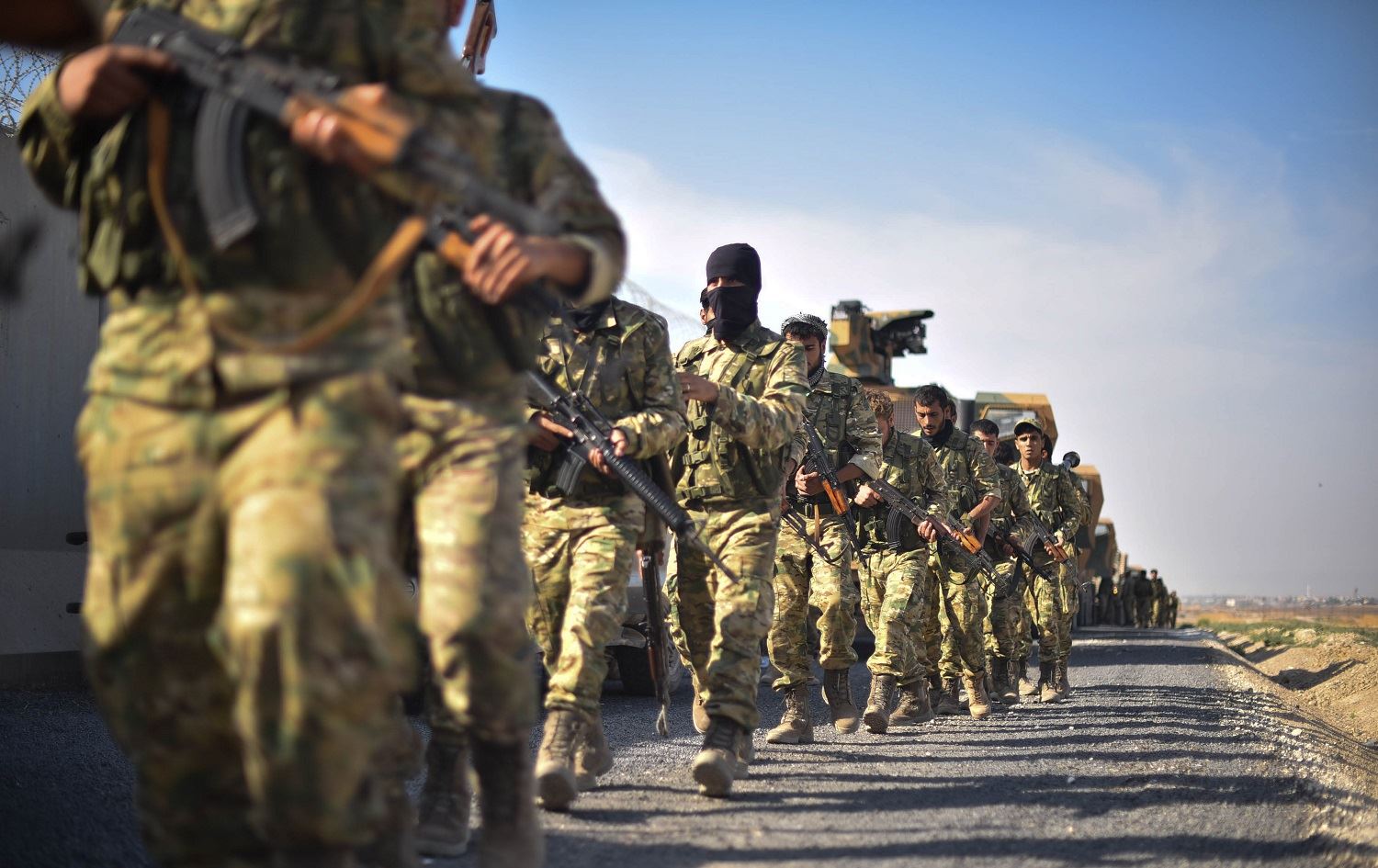 Hejmara çekdarên Sûrî li Lîbya gihiştiye 10 hezar çekdaran