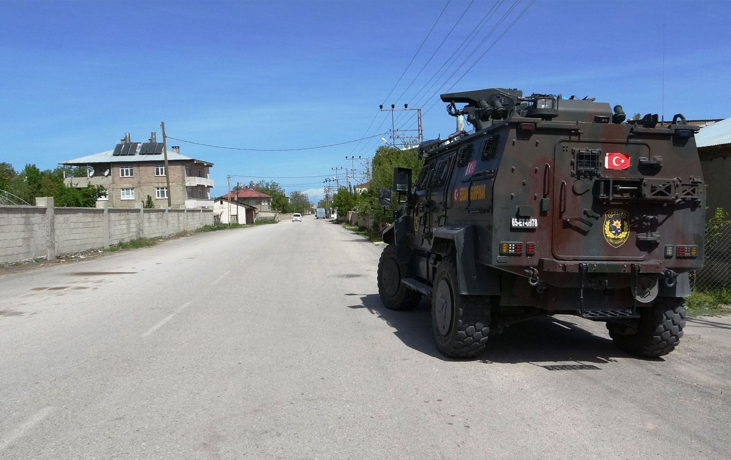 Van'da gizli taziye çadırı; Karantinaya alınan mahallede bir kişi öldü